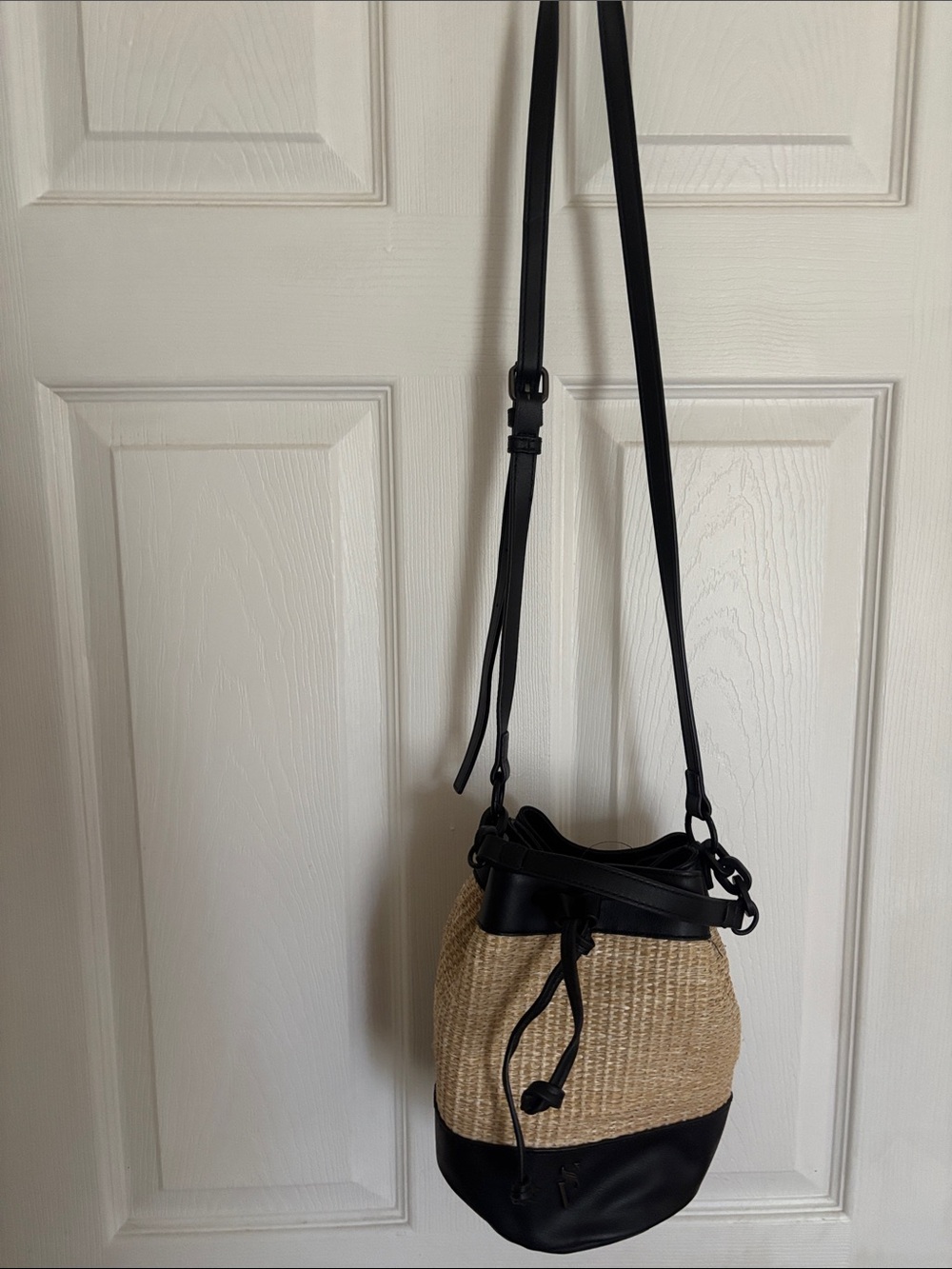 Black & Natural Straw Bucket Crossbody Bag - Stylish Drawstring Shoulder Bag